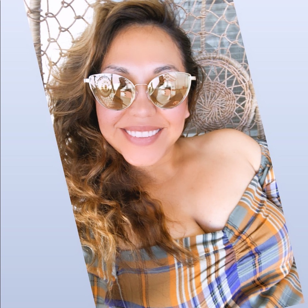 Meet your Posher, Leticia